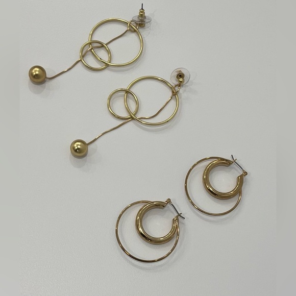 Unknown Jewelry - Elegant Gold-Tone Hoop and Dangle Pierced Earrings (2 Pairs)